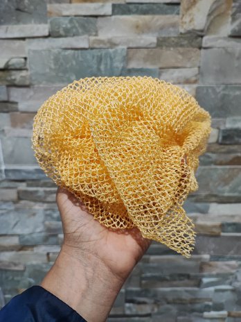 éponge de douche jaune clair